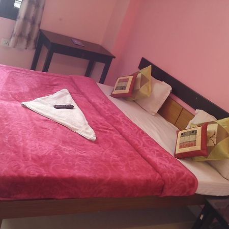 Yatri Guest House Νέο Δελχί Εξωτερικό φωτογραφία