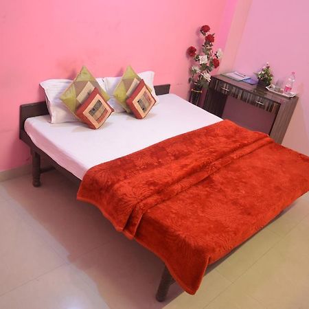 Yatri Guest House Νέο Δελχί Εξωτερικό φωτογραφία